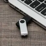 Pen Drive Giratório Metálico 8GB/16GB/32GB - Imagem 2